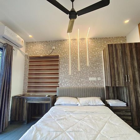 Marina Lounge Hotel Kochi Eksteriør billede